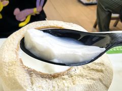 -志龙皇冠吃货椰子铺