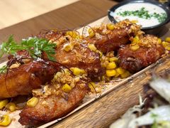 -Mark&Mars Restaurant