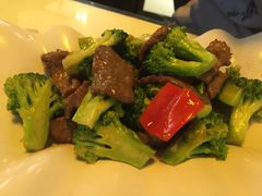 西兰花炒牛肉-新大咀港式茶餐厅(宝山万达店)