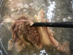 带皮羊肉-老石黑山羊毛驴肉火锅(金凯广场店)