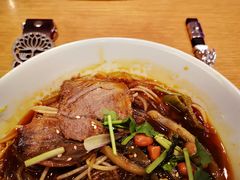 牛腱子泡椒酸辣粉-村外有星光小食铺(长嘉汇店)