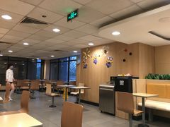 大堂-麦当劳(军博店)