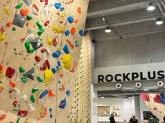 -ROCKPLUS攀岩馆(环宇城店)