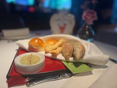 -弦月窗LUNETTE BY AMANDA(复兴路店)