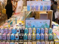 -猫的天空之城概念书店(杭州南宋御街店)