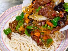-歹歹的加个面过油肉拌面