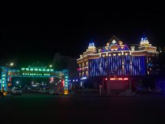 -布尔津河堤夜市
