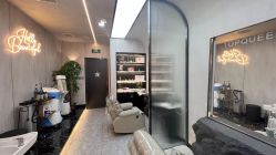 -TOP HAIR SALON