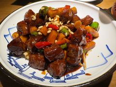 松子牛肉炒年糕-魔鬼牛蛙小厨•脆皮烤鱼(上马墩光华时代店)