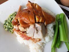 烧肉油鸡双拼饭-太兴烧味餐厅(香港机场店)