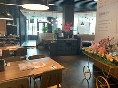 -必胜客(WOW中央公园店)