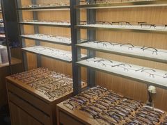 -优医视平价眼镜超市蔡司依视路折扣(小马厂店)