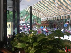 -刘姐啤酒鱼民族演艺餐厅(西街总店)
