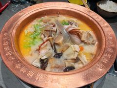 腊排骨加腊猪蹄大锅-阿婆情腊排骨火锅·野生菌季(古城旗舰店)