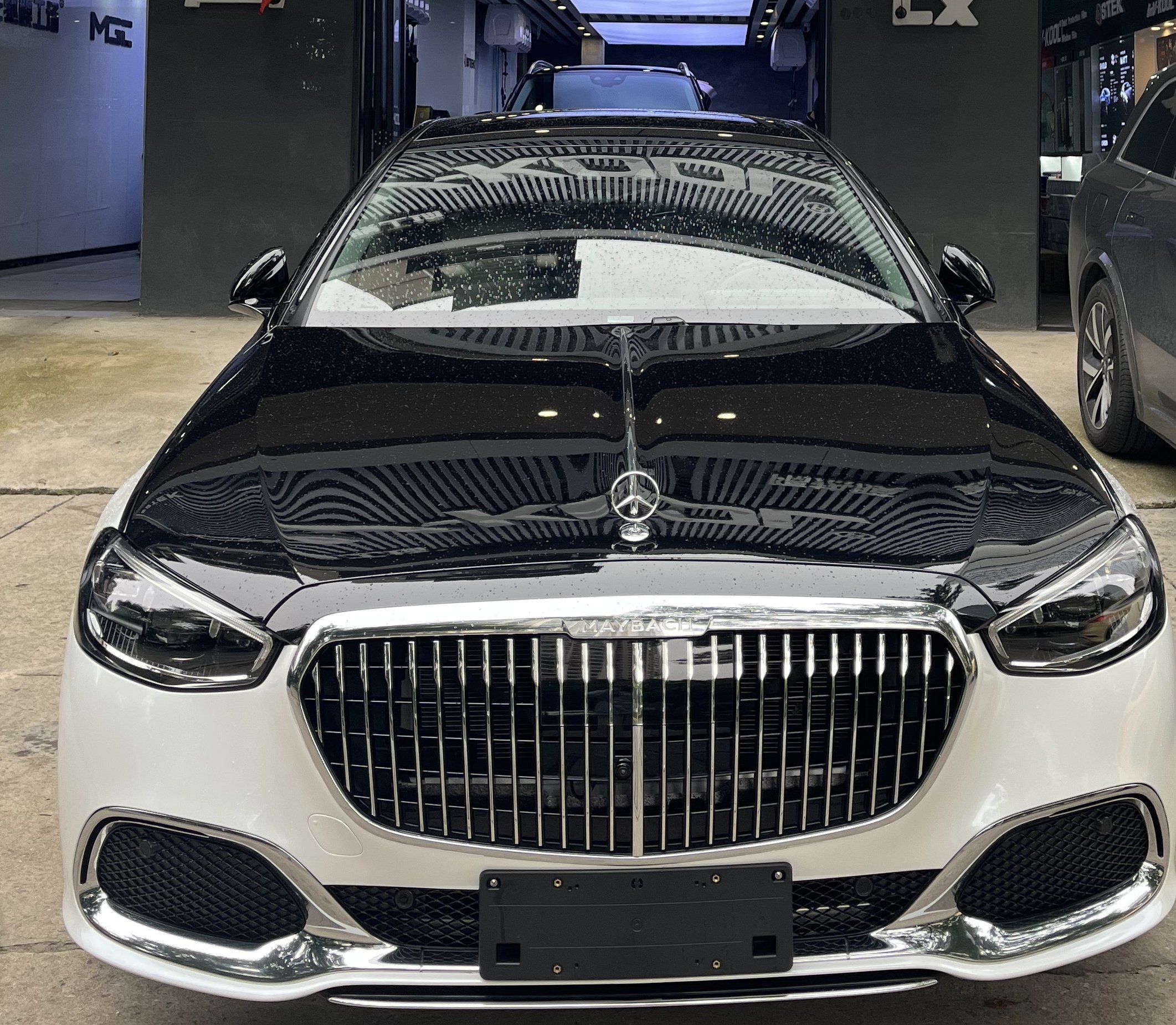 迈巴赫贴黑白双拼改色