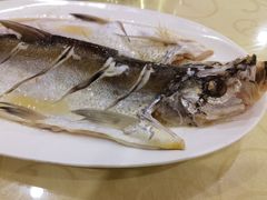 清蒸白鱼-湖边饭店