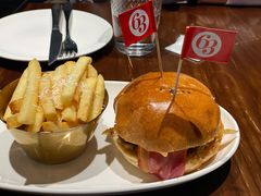 芝心牛肉堡JuicyLucy-Bistro 63 创意融合料理(广粤天地店)