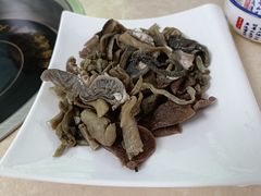 -墨脱石锅椰子鸡•香草鸭•东山羊(大东海店)