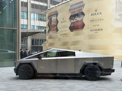 -TESLA 特斯拉(上海太古汇体验店)