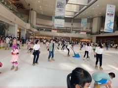 -冰纷万象滑冰场(深圳万象城店)