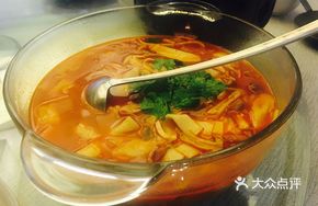 Spicy and Sour Vermicelli with Mixed Ingredients
