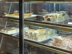 面包甜点陈列柜-梦菲思饼屋(瑞金宾馆店)