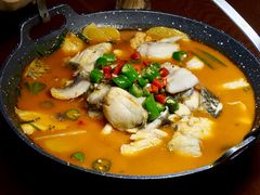 思茅酸汤鱼片-老滇山寨•云南特色菜•地方菜•民族风情歌舞表演(金碧店)