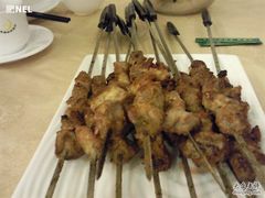 烤羊肉串-巴扎美食·新疆菜·西域歌舞表演餐厅(新疆大厦店)
