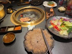 -铭牛烧肉·和牛海鲜自助(高新月牙湖店)