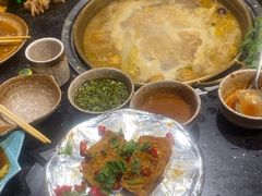 -顶顶汤火牛排火锅·经典铜锅涮肉