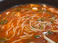 -花馬肆.云南过桥米线(汉神购物广场现场熬汤店)