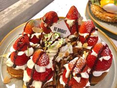 草莓忌廉华夫饼-BE BRIGHT KITCHEN(正佳广场店)