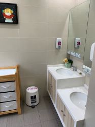 -睿宝儿科·眼科·口腔(静安大悦城门诊部)