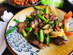 小蒜炒酱肉-盐官日光域房车营地·有盐餐厅