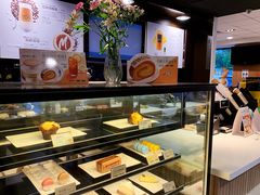面包甜点陈列柜-麦当劳(健德桥得来速店)