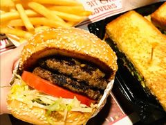 -The Habit Burger Grill 哈比特汉堡(复兴soho店)