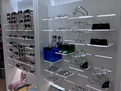 -优视觉视光中心•青少年近视防控(新世界中心写字楼店)