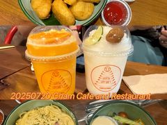 -Chom Cafe and Restaurant