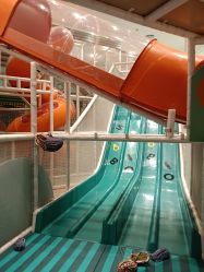 -奈尔宝家庭中心·亲子餐厅(鄞州万达店)