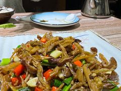 白辣椒炒腊肠-三湘四水正宗湘菜(君峰路店)