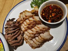 -头上红煨盐鸡·非遗院子餐厅