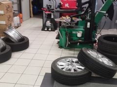 -哈贝卡汽车服务连锁(硕士路店)