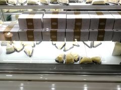 面包甜点陈列柜-薇薇安千层蛋糕(望海店)