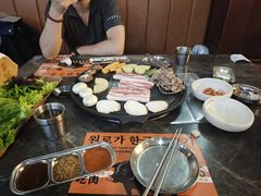 -彭妈家•韩国烤肉料理(张杨路店)