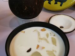 -志龙皇冠吃货椰子铺
