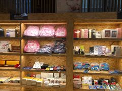 零售区-新华里咖啡书吧(新华书店小寨店)