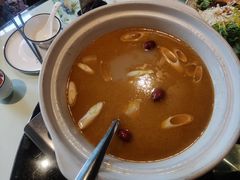 -帅巴人舅母子腊蹄民俗村