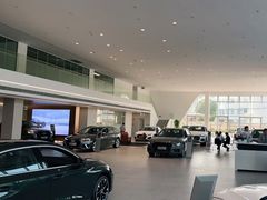 -上海冠松华奥奥迪4S店(张江店)