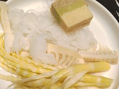 -魁牛·潮汕牛肉自助火锅(沈辽路万达店)