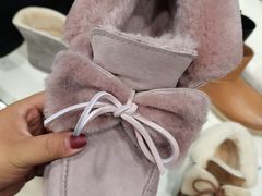 -UGG(燕莎奥特莱斯购物中心店)